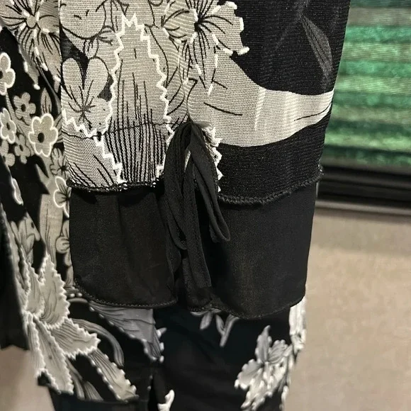 Appointments‎ Women’s SS Floral & Sequinned Tie Sleeve Shirt Size Medium - Picture 6 of 7